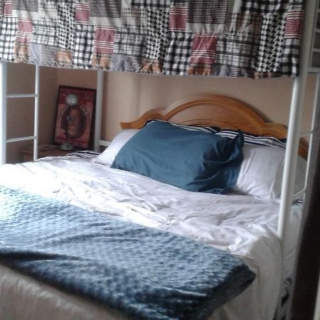 Cozy Pet Friendly Home Сент-Джонс Экстерьер фото